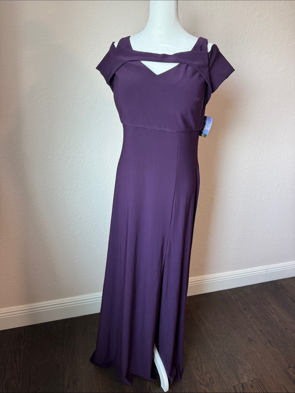 NWT Nightway Plum Off Shoulder Maxi Gown Size 10 Formal Evening Dress